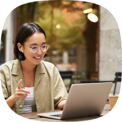 Kobieta w wideorozmowie