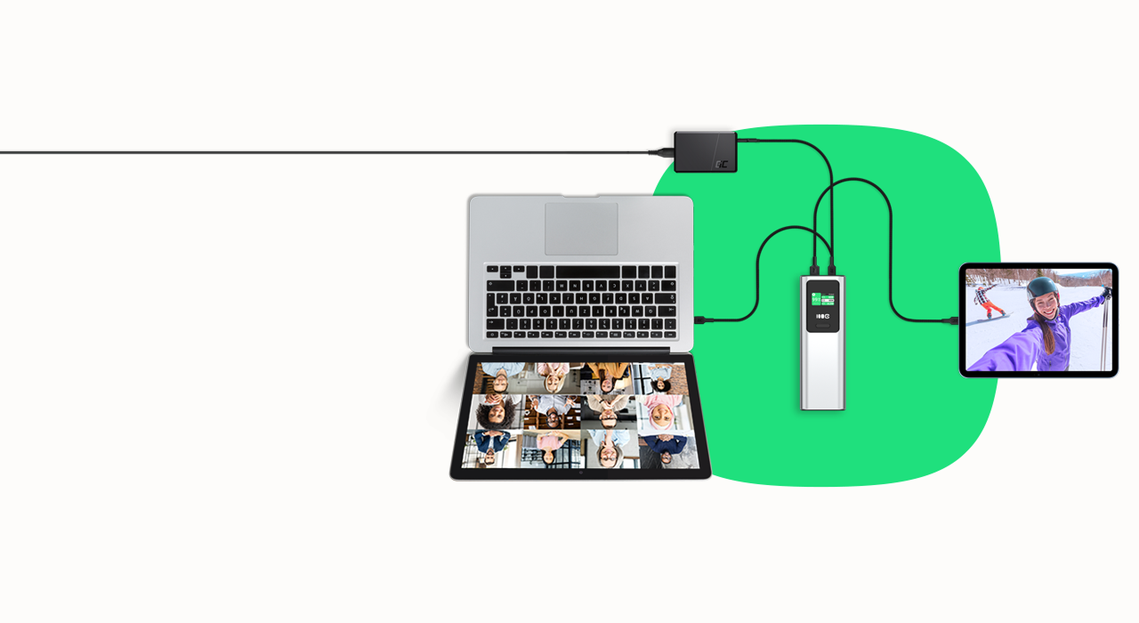 Fotografie znázorňující možnost nabíjení jiných zařízení během nabíjení Power Play Ultra 140W