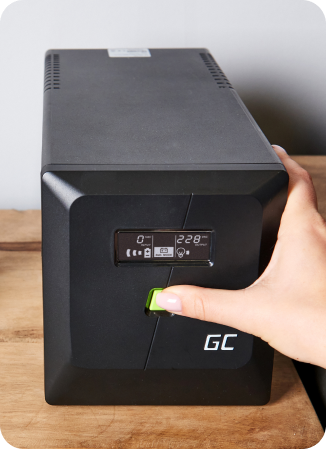 Зображення з фотосесії, що демонструє продукт UPS PowerProof