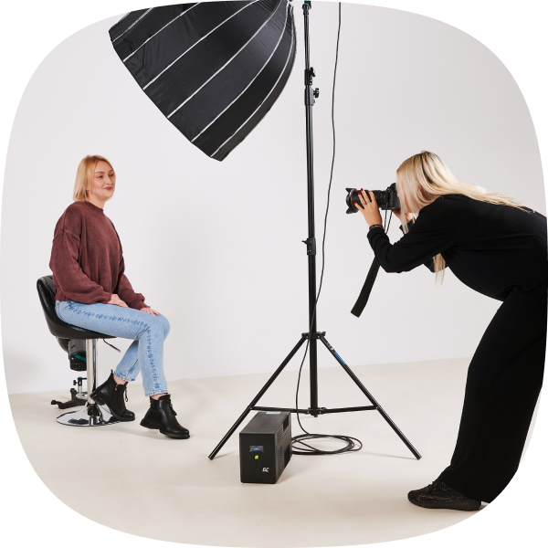 The image shows an example of using UPS PowerProof during a photoshoot